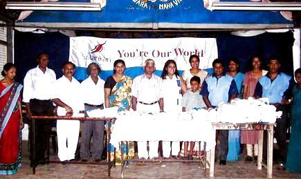 Sri Lanka Airlines donates books