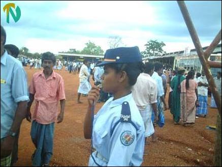 Voters arrive at Puliyankulam