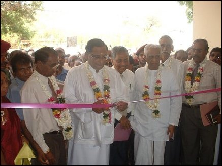 Mr.Tyronne Fernando, Tellipalai cancer unit.
