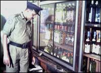 Grenade lobbed at wine shop in Vavuniya