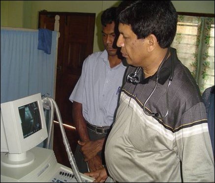 Cardiologist from Australia, Dr Manomohan visiting Ponnambalam Hospital to train the local staff and perform operations.