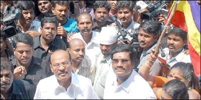 PMK leaders Ramadoss and K.S. Mani protest against Indian military support to Sri Lanka